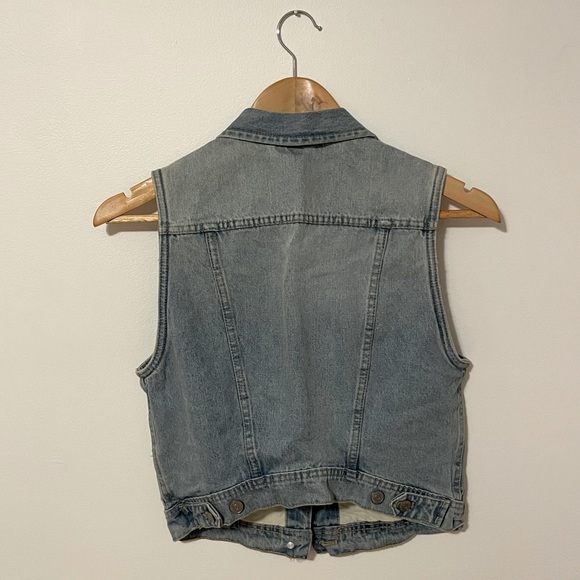 H&M Denim Cutoff Vest - Picture 2 of 3